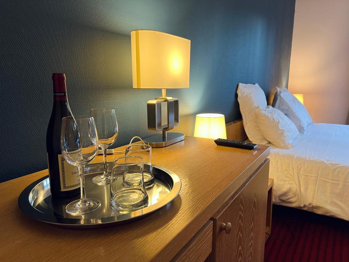 Hotel Le Pré Saint Germain Louviers Esterno foto