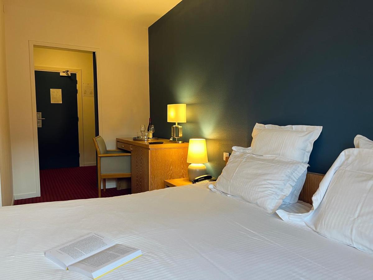 Hotel Le Pré Saint Germain Louviers Esterno foto