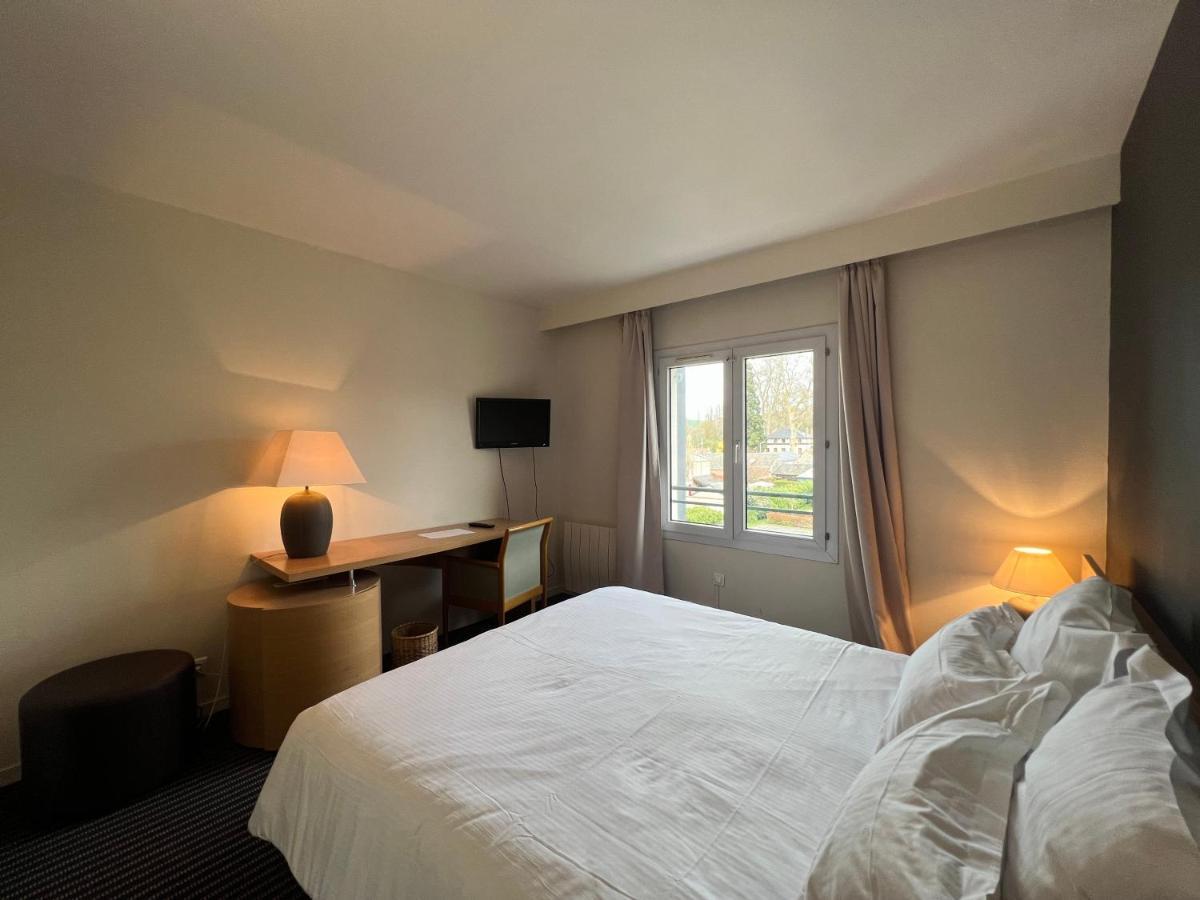 Hotel Le Pré Saint Germain Louviers Esterno foto