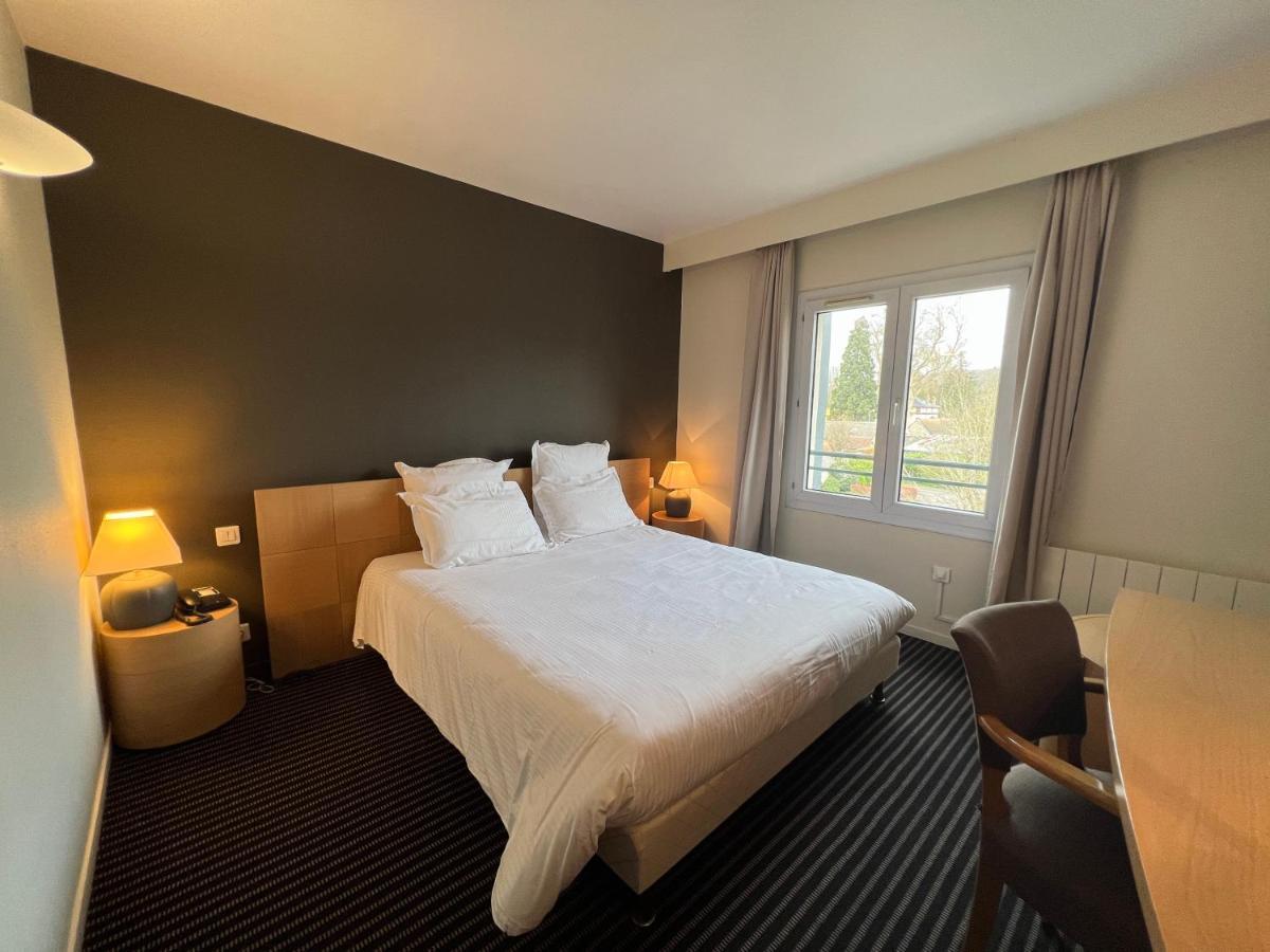 Hotel Le Pré Saint Germain Louviers Esterno foto