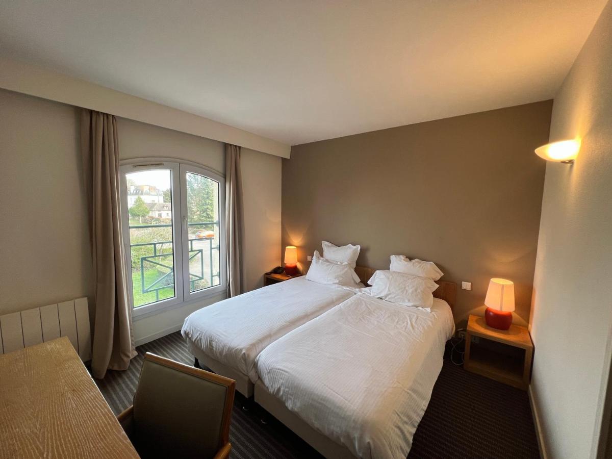 Hotel Le Pré Saint Germain Louviers Esterno foto