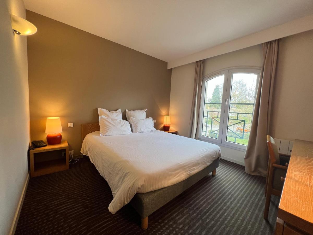 Hotel Le Pré Saint Germain Louviers Esterno foto