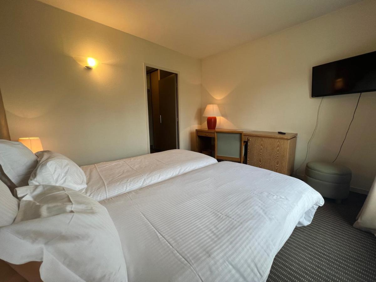 Hotel Le Pré Saint Germain Louviers Esterno foto